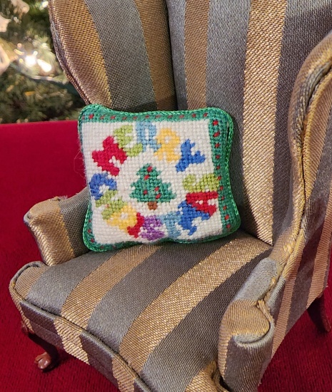 Miniature Dollhouse 1/12th Scale Christmas Pillow - Click Image to Close