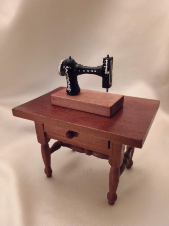 Miniature Dollhouse 1/12th Scale Vintage Singer Sewing Machine