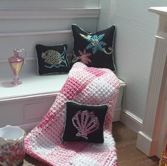 Miniature Dollhouse 1:12 Scale embroidered Beach Pillows 3 pc. - Click Image to Close