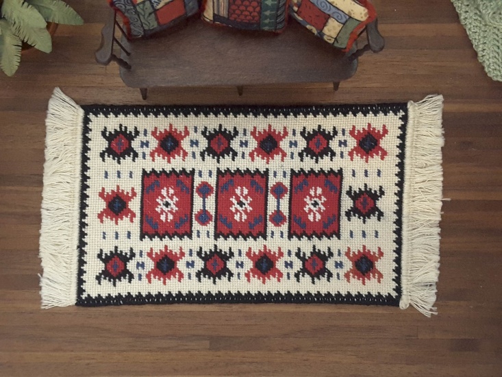 Miniature Dollhouse 1/12th Scale Petite Point Indian Rug - Click Image to Close