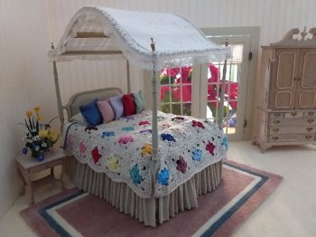 Miniature Dollhouse 1/12th Scale Canopy Bed w/ Crochet Bedspread